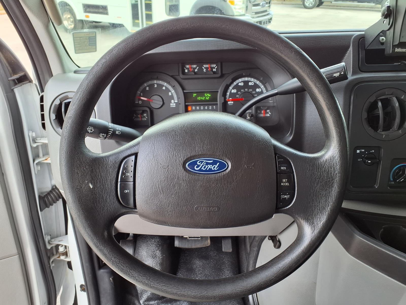 Used 2017 Ford E-350 - photo 31