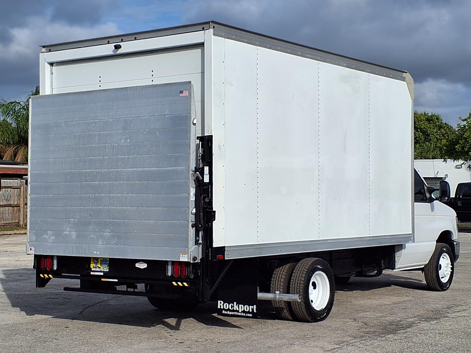 Used 2017 Ford E-350 - photo 6
