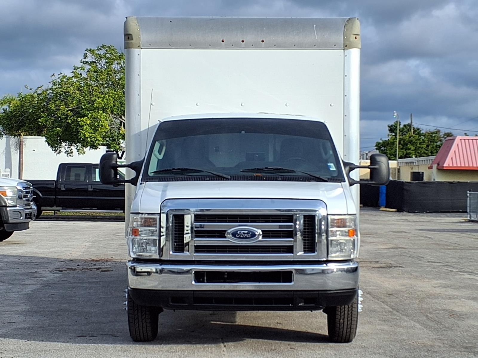 Used 2017 Ford E-350 - photo 11