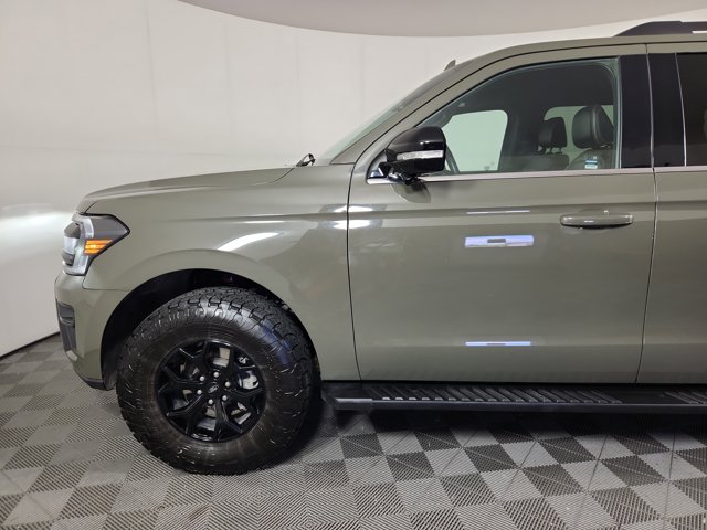 Used 2024 Ford Expedition - photo 2
