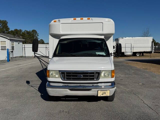 Used 2003 Ford E-450 - photo 6