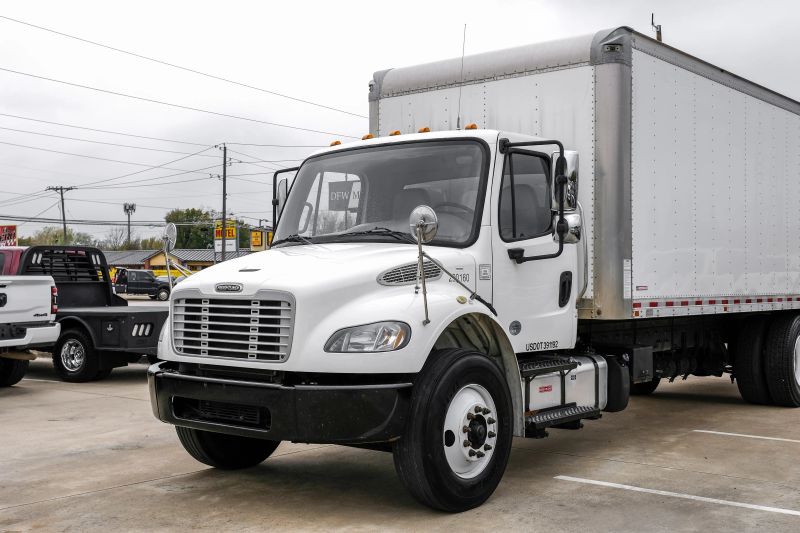 Used 2020 Freightliner M2 106 - photo 8
