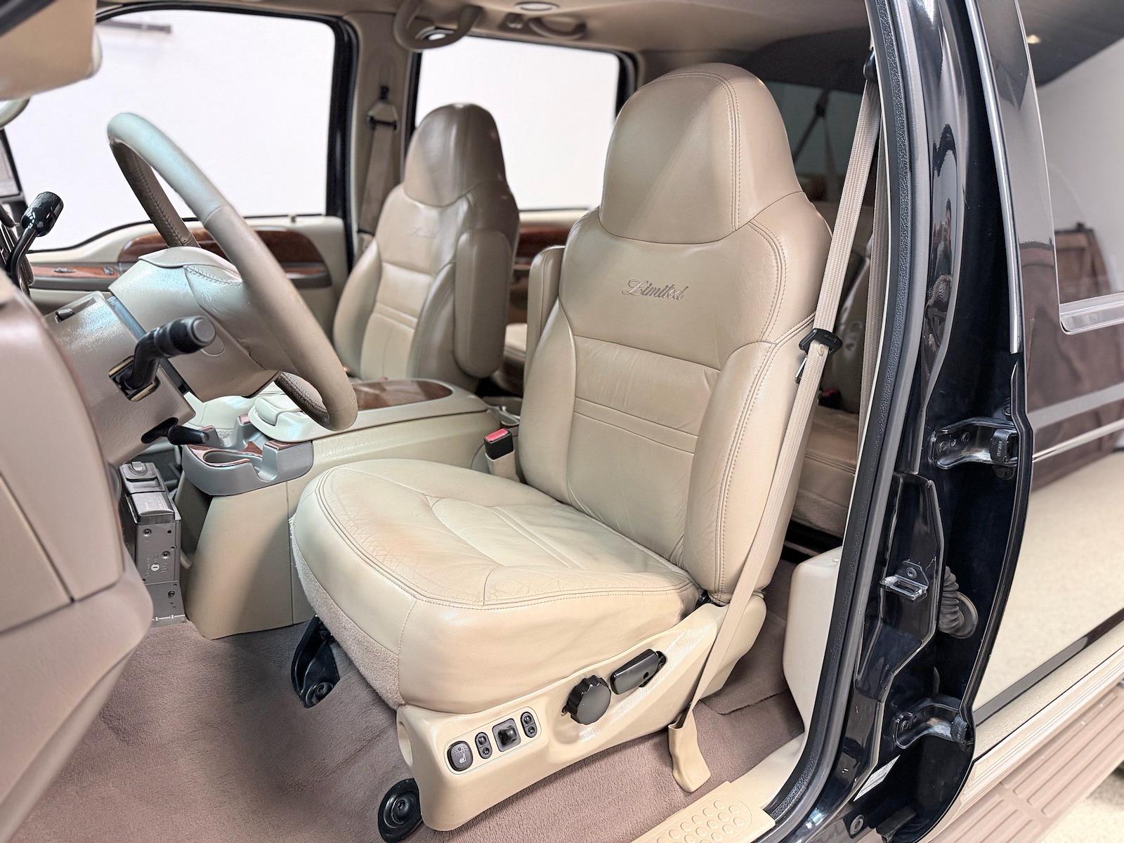 Used 2001 Ford Excursion - photo 21