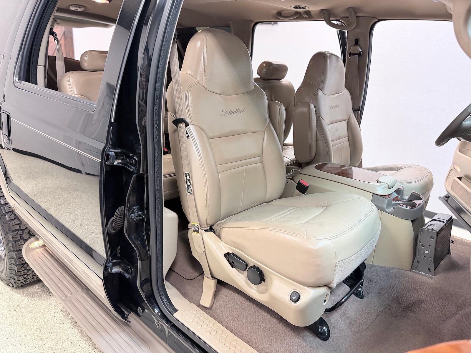 Used 2001 Ford Excursion - photo 33