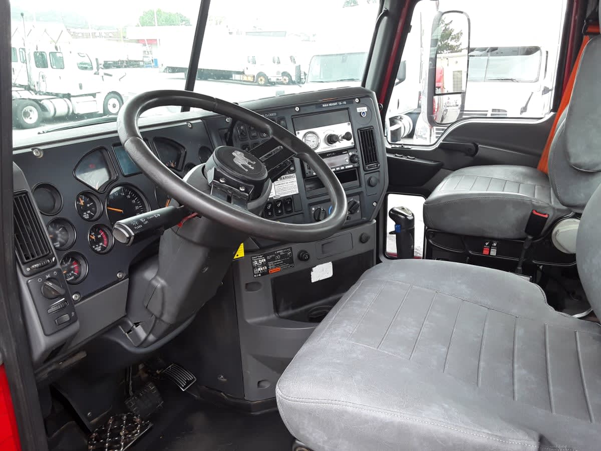 Used 2018 Mack GU813 - photo 9