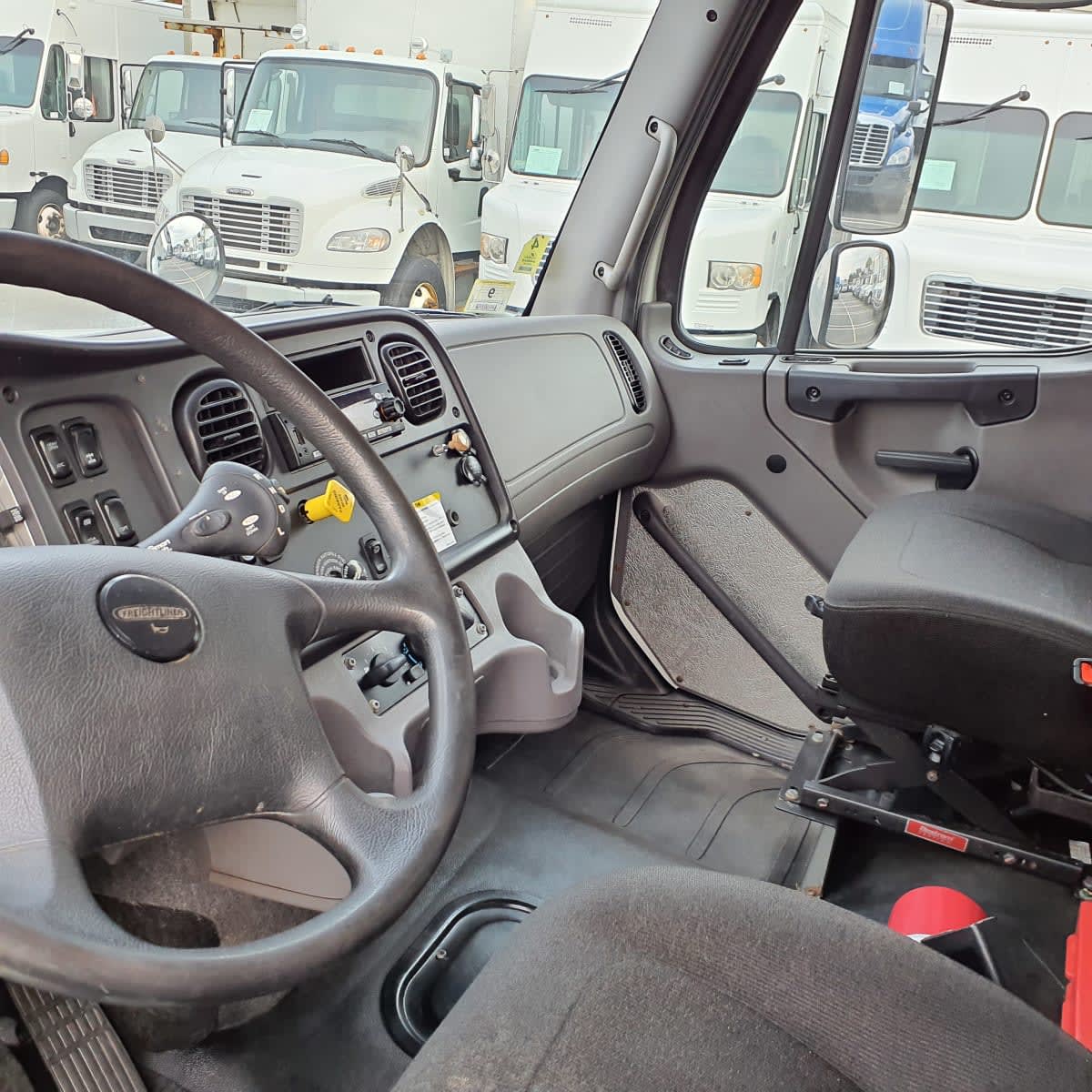 Used 2020 Freightliner M2 - photo 9
