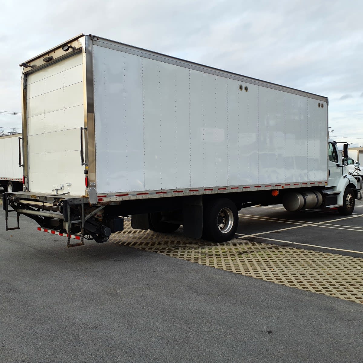 Used 2020 Freightliner M2 - photo 6