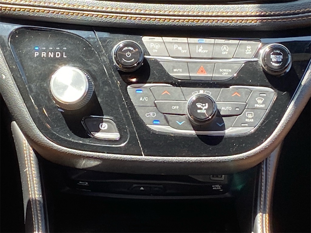Used 2021 Chrysler Pacifica - photo 17