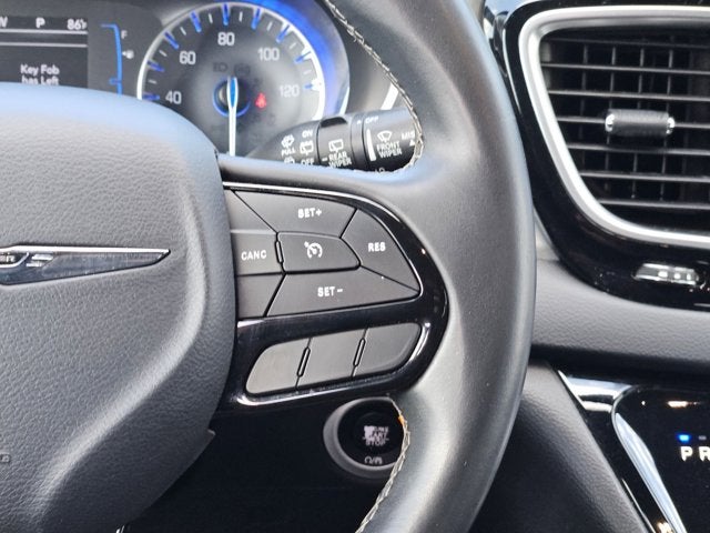 Used 2018 Chrysler Pacifica - photo 23