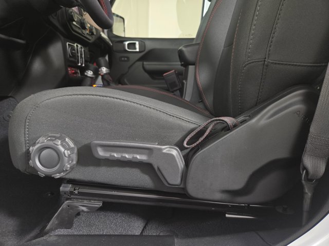 Used 2023 Jeep Gladiator - photo 13