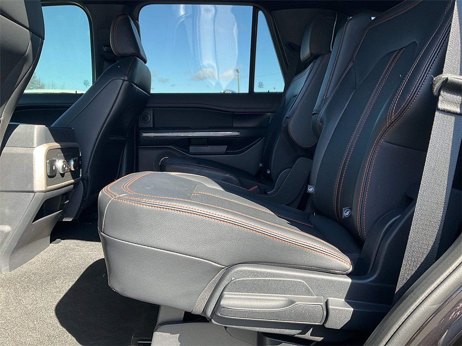 Used 2024 Ford Expedition - photo 16