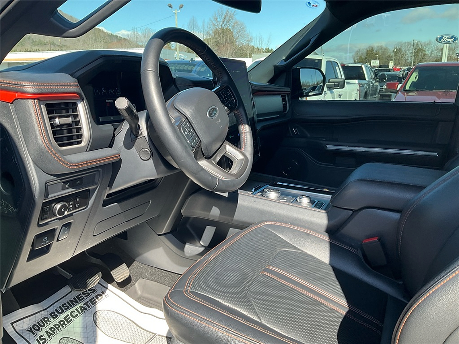 Used 2024 Ford Expedition - photo 17