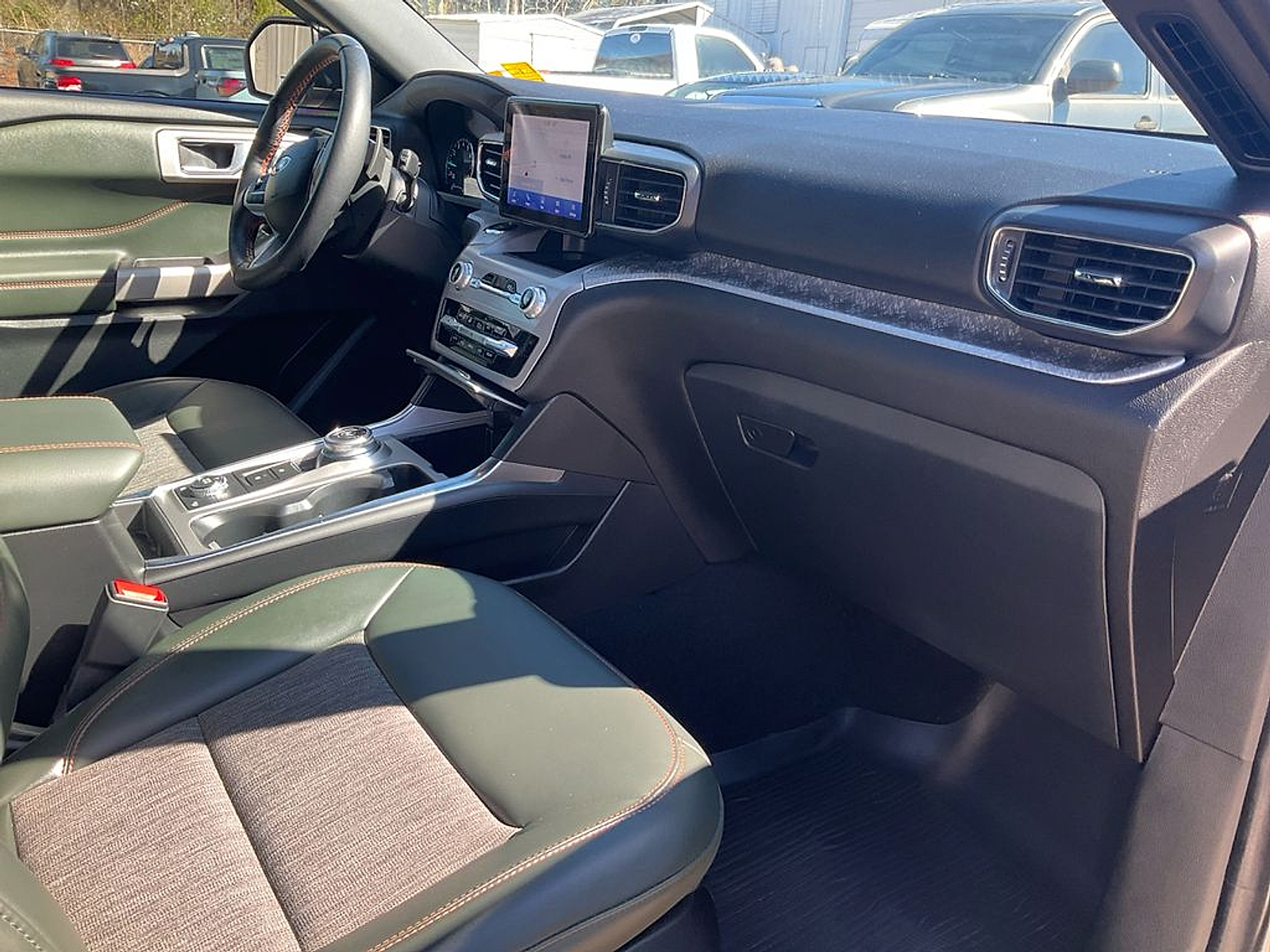 Used 2023 Ford Explorer - photo 6