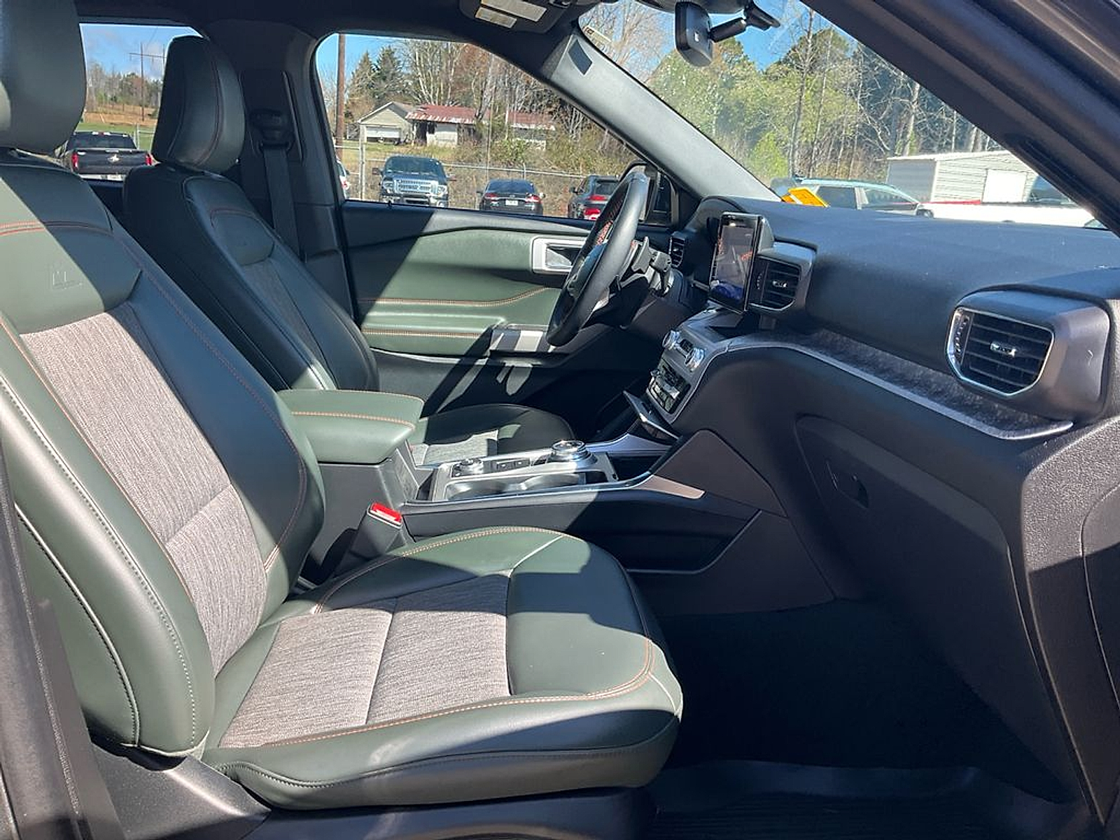 Used 2023 Ford Explorer - photo 7