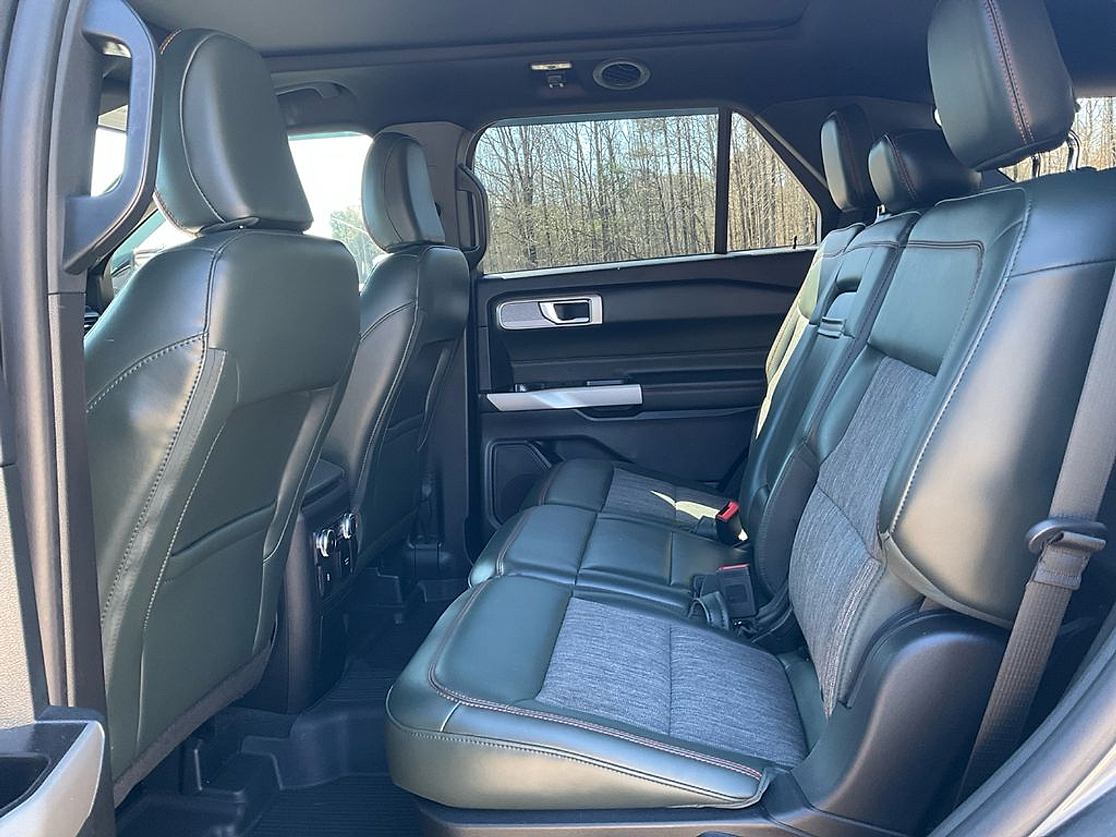 Used 2023 Ford Explorer - photo 9
