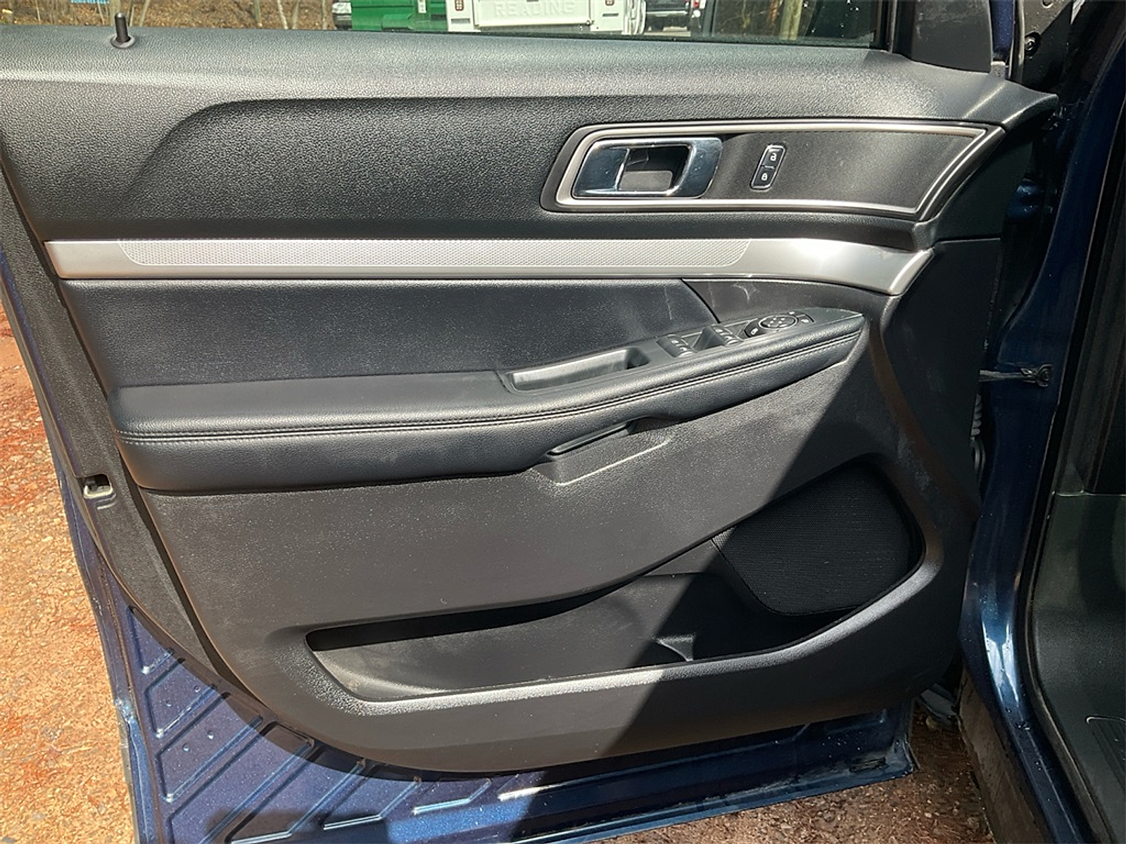 Used 2017 Ford Explorer - photo 19