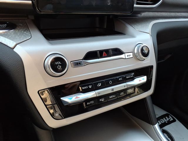 Used 2023 Ford Explorer - photo 25
