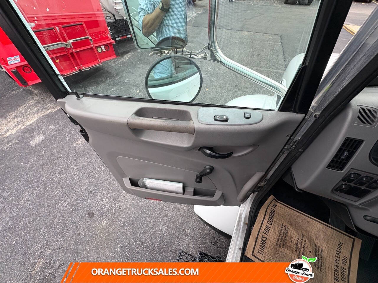 Used 2019 Peterbilt 337 - photo 18